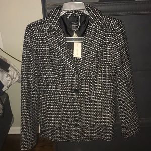 Skirt suit